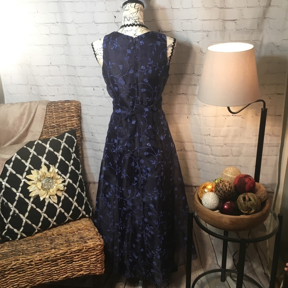 Beautiful Kids sleeveless formal dress - Picture 7 of 11